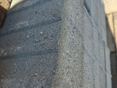 Betonska plošča, Linija Taktil, 30x30/8 - REBRASTA, siva & bela