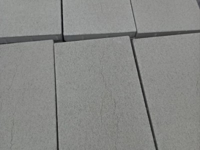 BETONSKA PLOŠČA 30X60/4, cementno siva